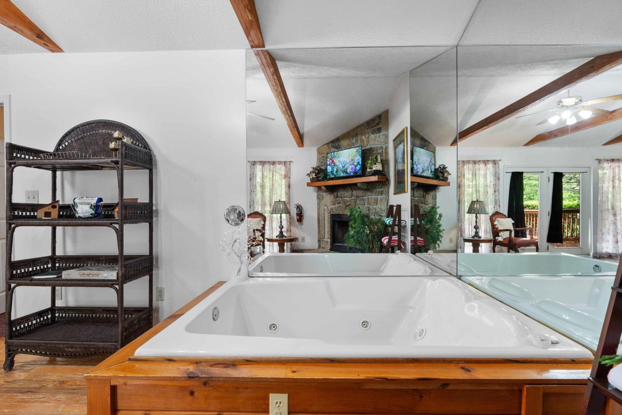 Mountain Dew - 2 Bedrooms, 2 Baths, Sleeps 4 Cabin Gatlinburg Exteriör bild